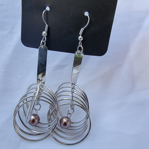 Dangling pearl with movable circles Earrings - Picture 3 of 6